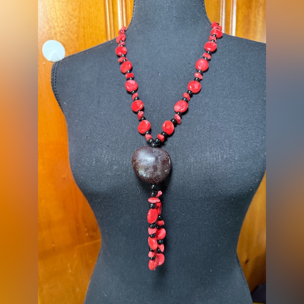 Elegant Red Beaded‎ Necklace